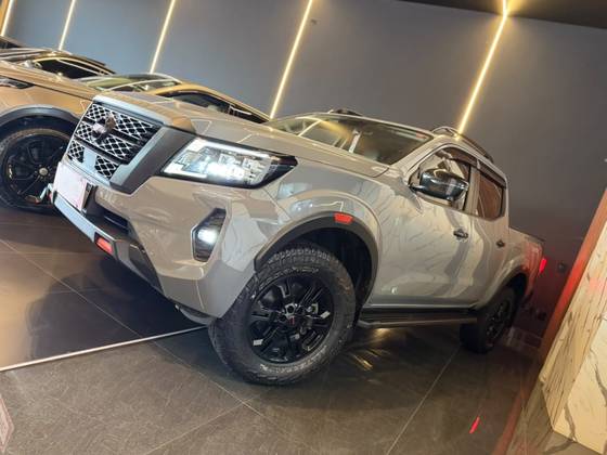 NISSAN FRONTIER 2.3 16V TURBO DIESEL PRO4X CD 4X4 AUTOMÁTICO NISSAN FRONTIER 2.3 16V TURBO DIESEL PRO4X CD 4X4 AUTOMÁTICO